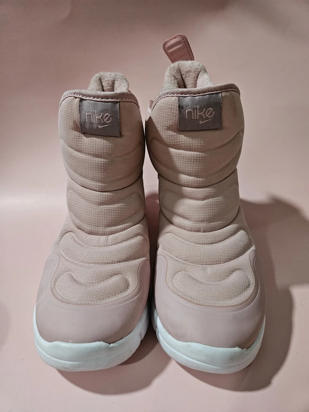 Nike Kids Pink Tan Padded Winter Boots. A Few Marks From Being Stored.  Bin 10.